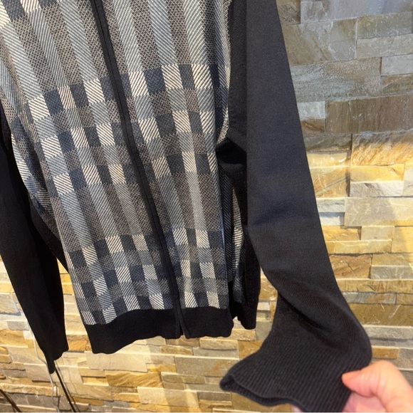 LUXTON XL ZIPPED UP NAVY BLOCK -REPEAT ACRYLIC - Picture 8 of 12